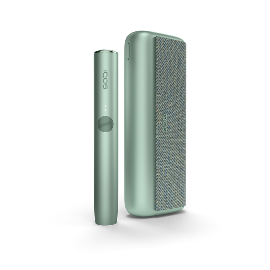 IQOS ILUMA PRIME JADE GREEN Mobility Kit, Jade Green A Jade Green IQOS ILUMA PRIME device and holder.